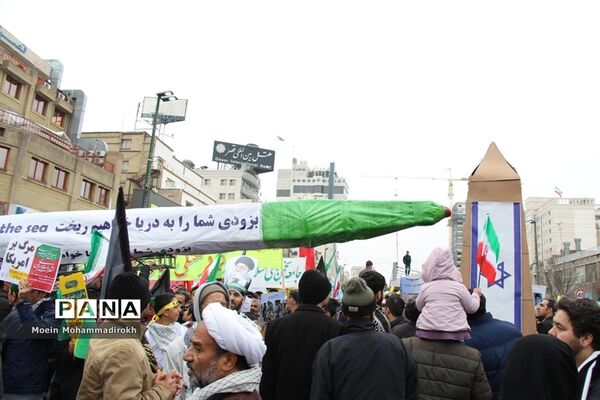 راهپیمایی یوم الله 22 بهمن در مشهد