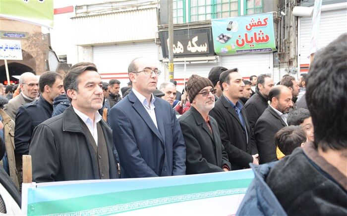 گذر زمان درخت انقلاب را تنومند و توانمندتر می سازد