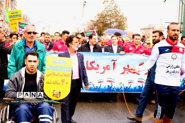 حضور گسترده مردم رباط‌کریم در راهپیمایی ۲۲‌بهمن