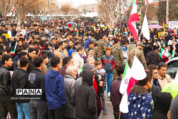 حضور گسترده مردم رباط‌کریم در راهپیمایی ۲۲‌بهمن