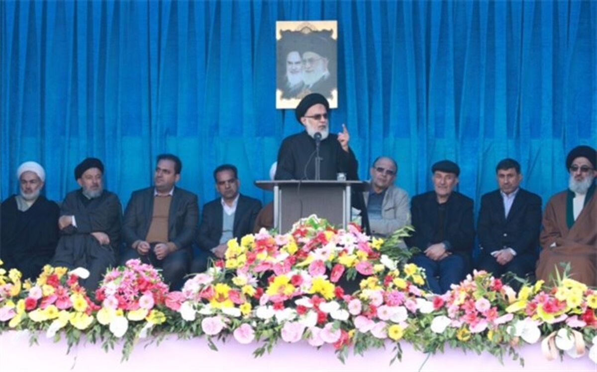 انقلاب اسلامی موازنه قدرت در جهان را بر هم زده است