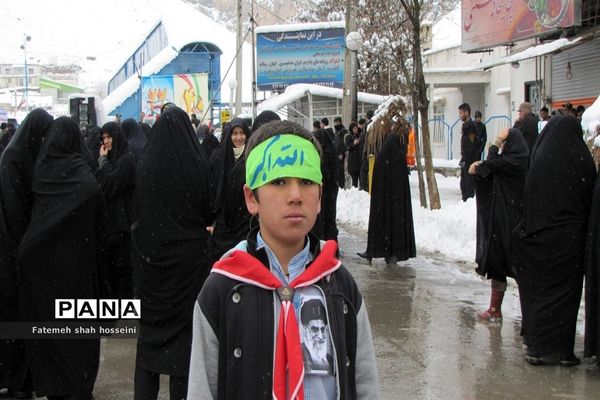 حضور پر شور مردم شهرستان فیروزکوه در راهپیمایی 22 بهمن