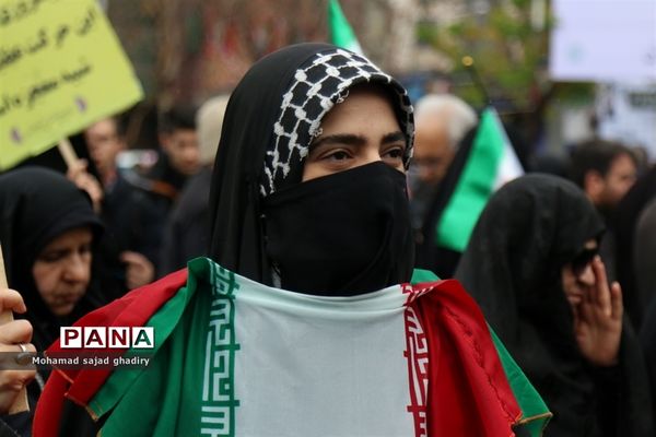 غرفه سازمان دانش‌آموزی شهر تهران در راهپیمایی 22 بهمن ماه تهران