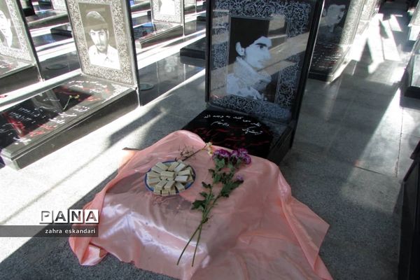 غبار روبی گلزار شهدا شهرستان نی ریز