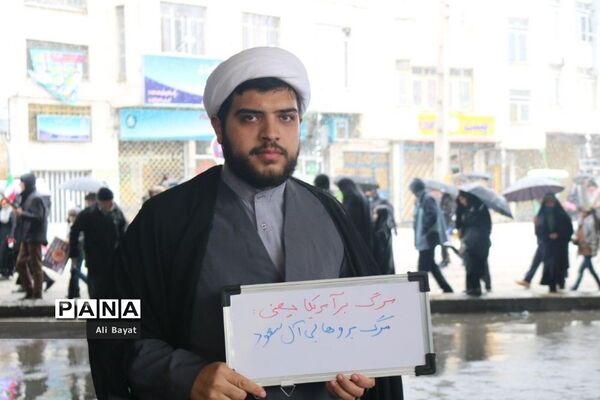 حضور پرشکوه مردم در راهپیمایی ٢٢ بهمن همدان