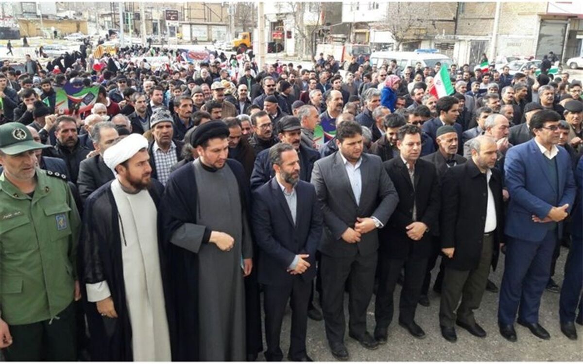 جشن 40 سالگی انقلاب با حضور پرشور فرهنگیان و دانش آموزان در منطقه افشار
