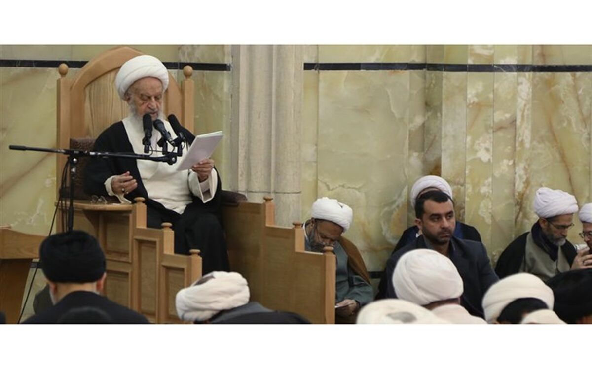آیت‌الله مکارم شیرازی: مسؤولان پیام حضور باشکوه مردم در راهپیمایی 22 بهمن را درک کنند