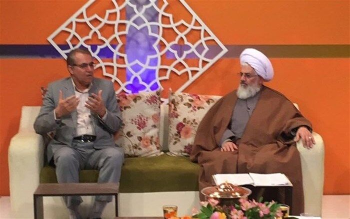 وحدت رمز پیروزی انقلاب اسلامی است