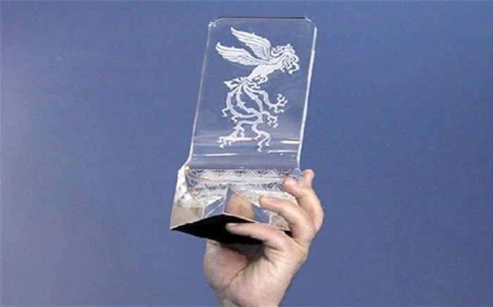 متلک تصویری یک روزنامه به کارگردان مسخره‌باز!
