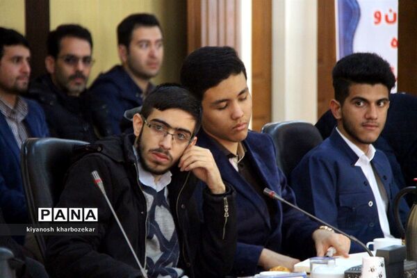 افتتاحیه دومین نشست نمایندگان نهمین دوره مجلس دانش‌آموزی قطب دو کشور در ارومیه