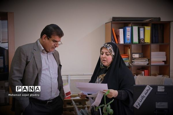 بازدید سرزده مدیرکل آموزش و پرورش شهر تهران از اداره منطقه 18