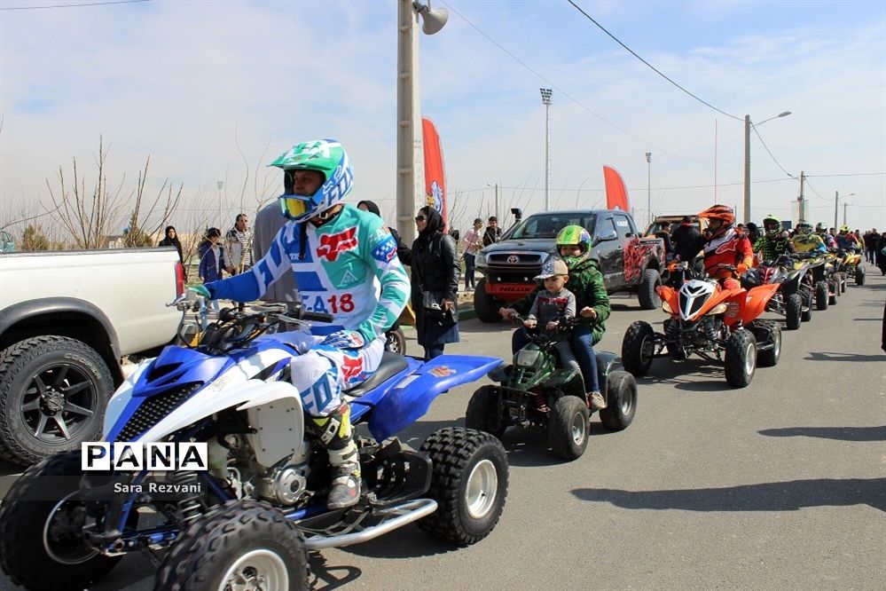 همایش  بزرگ خودروهای قدیمی، کلاسیک و آفرود در اسلامشهر