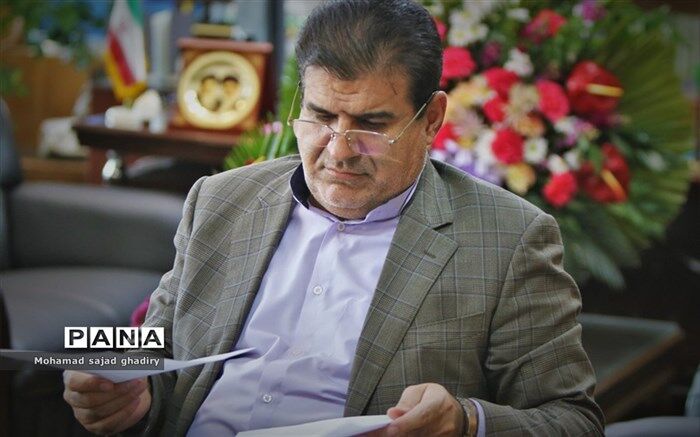 دلجویی مدیرکل آموزش و پرورش شهر تهران از همکار فرهنگی در پی رفتار ناهنجار یکی از اولیا