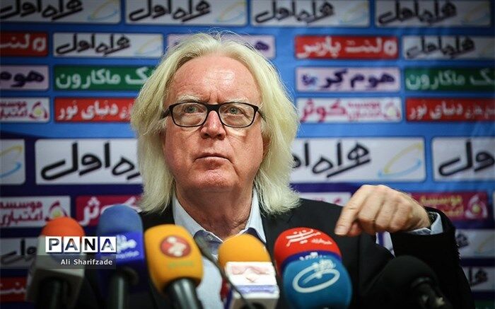شفر: نمی‌دانم چرا باید برنامه اینقدر فشرده باشد؛ شاید مسئولان سازمان لیگ اسم من را نمی‌دانند