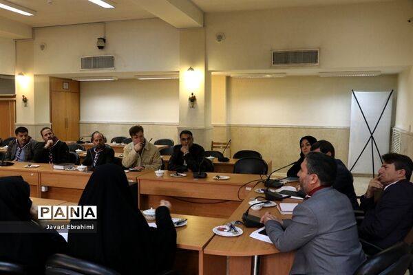 جلسه هم‌اندیشی و تبیین برنامه‌های طرح سفیران گردشگری