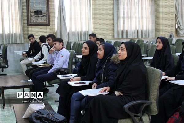 گردهمایی روسای شورای دانش‌آموزی مدارس ناحیه 4 شیراز