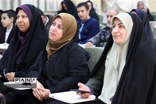 گردهمایی روسای شورای دانش‌آموزی مدارس ناحیه 4 شیراز