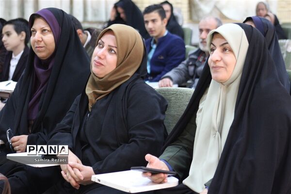 گردهمایی روسای شورای دانش‌آموزی مدارس ناحیه 4 شیراز