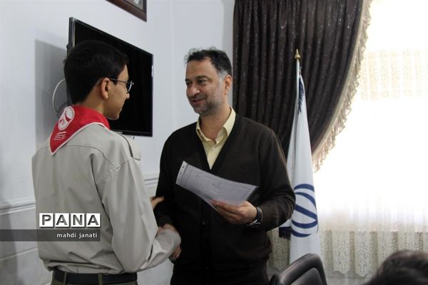 دیدار صمیمی مجامع سازمان دانش‌آموزی استان قم با مدیرکل آموزش و پرورش