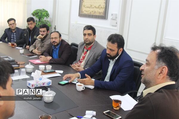 دیدار صمیمی مجامع سازمان دانش‌آموزی استان قم با مدیرکل آموزش و پرورش