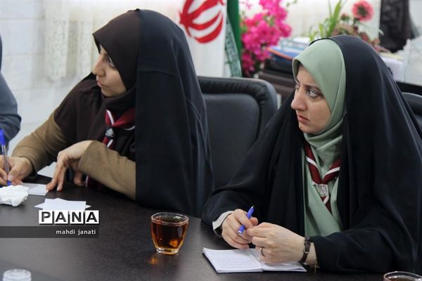 دیدار صمیمی مجامع سازمان دانش‌آموزی استان قم با مدیرکل آموزش و پرورش