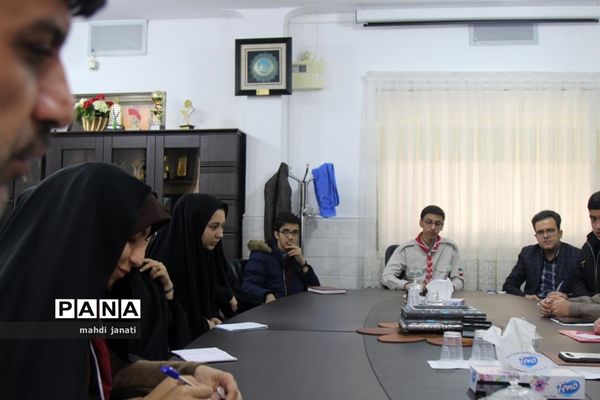 دیدار صمیمی مجامع سازمان دانش‌آموزی استان قم با مدیرکل آموزش و پرورش