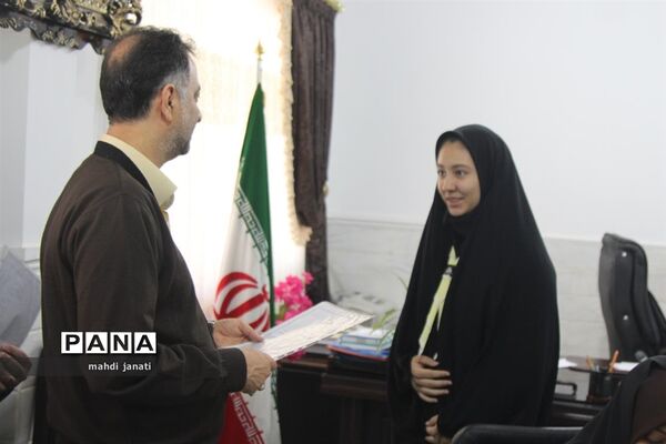 دیدار صمیمی مجامع سازمان دانش‌آموزی استان قم با مدیرکل آموزش و پرورش