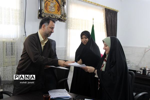 دیدار صمیمی مجامع سازمان دانش‌آموزی استان قم با مدیرکل آموزش و پرورش