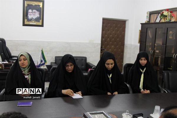 دیدار صمیمی مجامع سازمان دانش‌آموزی استان قم با مدیرکل آموزش و پرورش