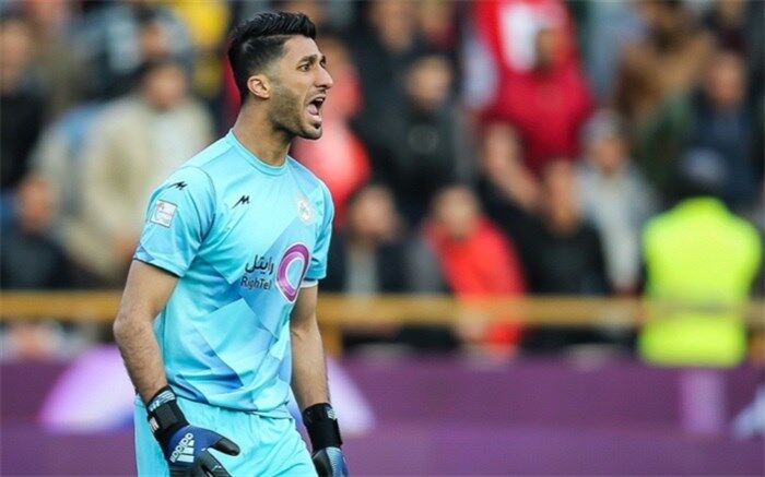 توضیح گلر ذوب‌آهن درباره توهین هواداران استقلال