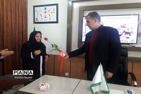 مراسم تجلیل از بانوان شاغل درسازمان دانش آموزی خراسان جنوبی