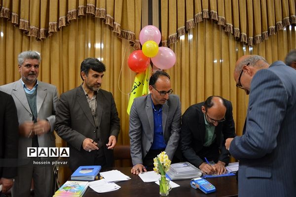 برگزاری جشن گلریزان در مجتمع ابن حسام بیرجند