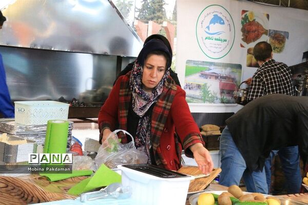 جشنواره عرضه و طبخ آبزیان در ساری