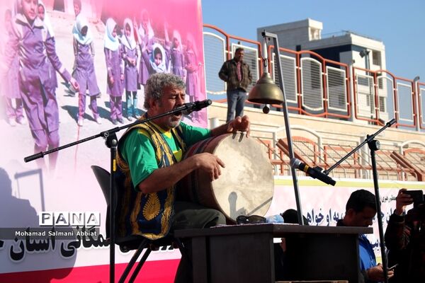 همایش دانش آموزی ۳۰۰۰نفری همیاران ورزش در ناحیه یک اهواز