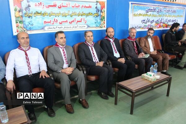 مانور دانش‌آموزی یاوران انقلاب درشهرستان بهارستان