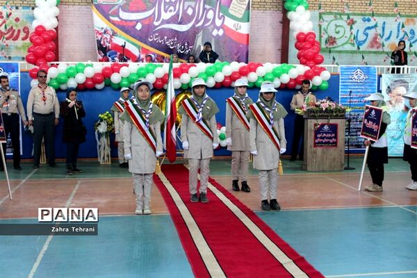مانور دانش‌آموزی یاوران انقلاب درشهرستان بهارستان