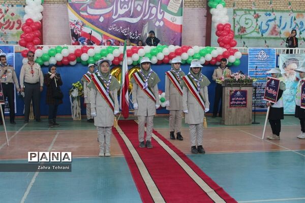 مانور دانش‌آموزی یاوران انقلاب درشهرستان بهارستان