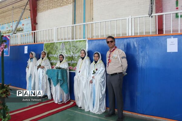مانور دانش‌آموزی یاوران انقلاب درشهرستان بهارستان