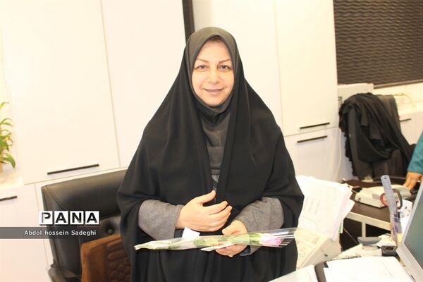 تقدیر از بانوان شاغل در اداره کل آموزش و پرورش استان بوشهر