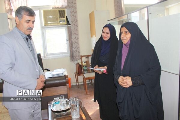 تقدیر از بانوان شاغل در اداره کل آموزش و پرورش استان بوشهر