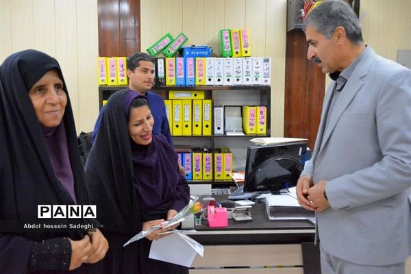 تقدیر از بانوان شاغل در اداره کل آموزش و پرورش استان بوشهر