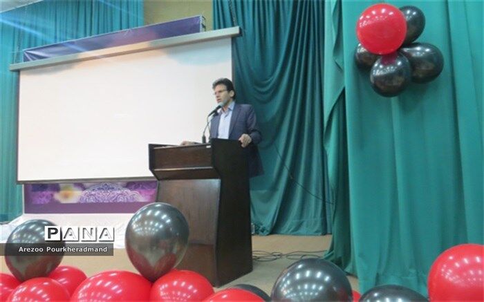 مدیر دبیرستان استعدادهای درخشان برازنده مقدم: مهم این است که انسانهای توسعه یافته توسعه برانگیز باشیم