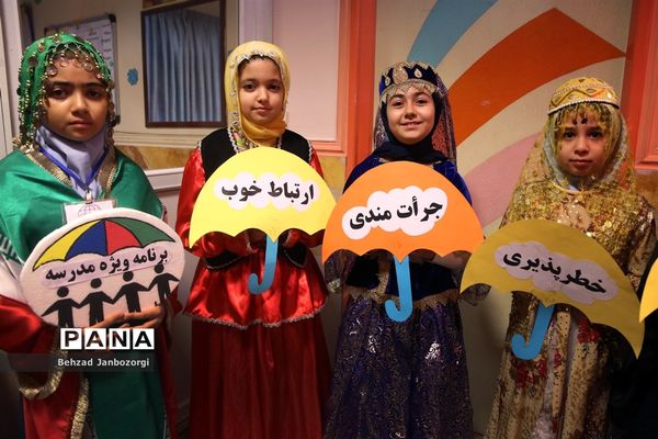 بازدید وزیر آموزش و پرورش از برنامه ویژه مدارس استان البرز