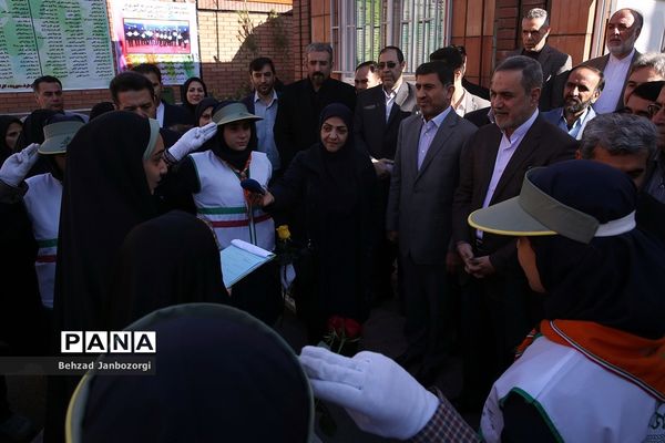 بازدید وزیر آموزش و پرورش از برنامه ویژه مدارس استان البرز