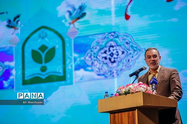 استقبال فرهنگیان از همایش گرامیداشت هفته تربیت اسلامی