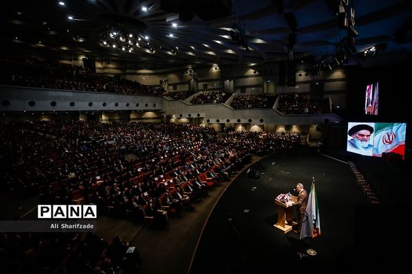 استقبال فرهنگیان از همایش گرامیداشت هفته تربیت اسلامی