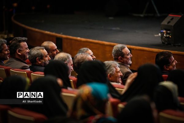 استقبال فرهنگیان از همایش گرامیداشت هفته تربیت اسلامی