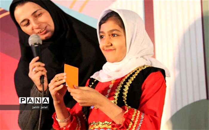دانش‌آموز کاشانی برگزیده جام باشگاه‌های کتابخوانی شد