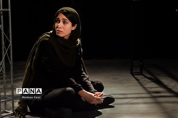 اجرای نمایش آسمان روزهای برفی