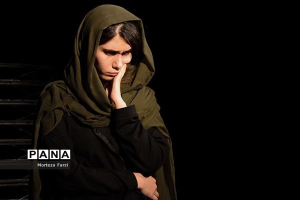 اجرای نمایش آسمان روزهای برفی